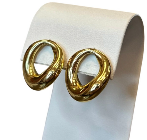 Elegant Oval Stud