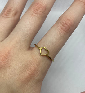 Gold rounded heart ring