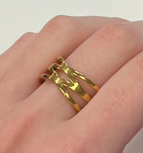 Double Cross Ring
